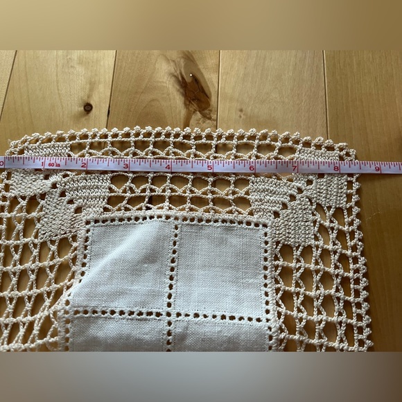 Beautiful Linen/Crocheted Runner - Picture 6 of 7